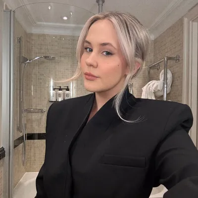 Chloe Walsh, founder of Clomaná Beauty - Fashion & Beauty sector